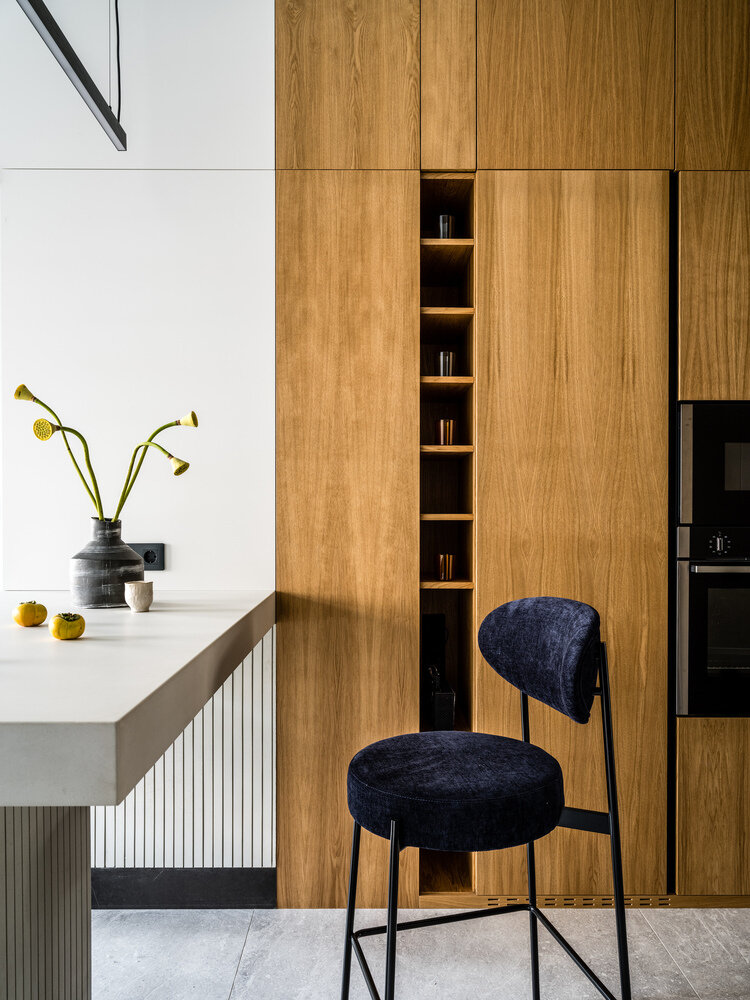 Фотография: Кухня и столовая в стиле Современный, Лофт, Квартира, Проект недели, Москва, Кирпичный дом, 3 комнаты, Более 90 метров, Сергей Клочков, #эксклюзивныепроекты, Dinamika Architects – фото на INMYROOM Фотография: Кухня и столовая в стиле Современный, Лофт, Квартира, Проект недели, Москва, Кирпичный дом, 3 комнаты, Более 90 метров, Сергей Клочков, #эксклюзивныепроекты, Dinamika Architects – фото на INMYROOM