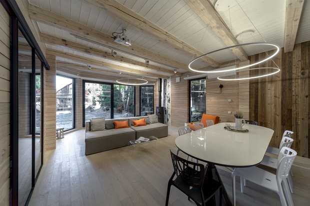 Фото из портфолио Дом с камином и березами – фотографии дизайна интерьеров на INMYROOM