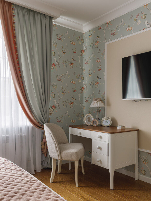 Фотография: Спальня в стиле Прованс и Кантри, Эклектика, Дом, Проект дня, Дом и дача, Татарстан, Кирпичный дом, 4 и больше, Более 90 метров, современный с элементами классики и роскоши, Зарина Гайворонская – фото на INMYROOM