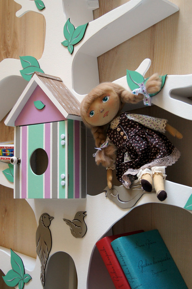 Фото из портфолио Дерево-стеллаж для детской комнаты – фотографии дизайна интерьеров на INMYROOM