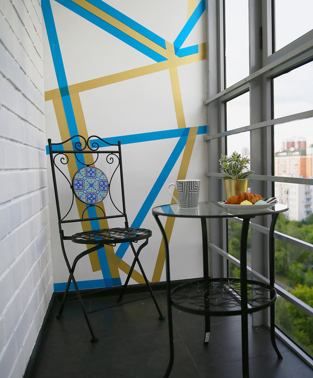 Фотография: Балкон в стиле Скандинавский, Эклектика, Кухня и столовая, Ванная, Прихожая, Спальня, Проект недели, Желтый, Синий, Голубой, 1 комната, до 40 метров, ПРЕМИЯ INMYROOM – фото на INMYROOM