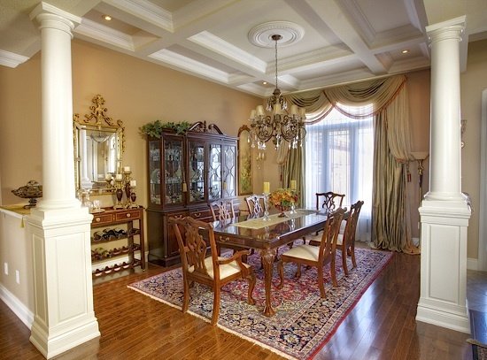 Фотография: Кухня и столовая в стиле Классический, Декор интерьера, Дом, Мебель и свет – фото на INMYROOM