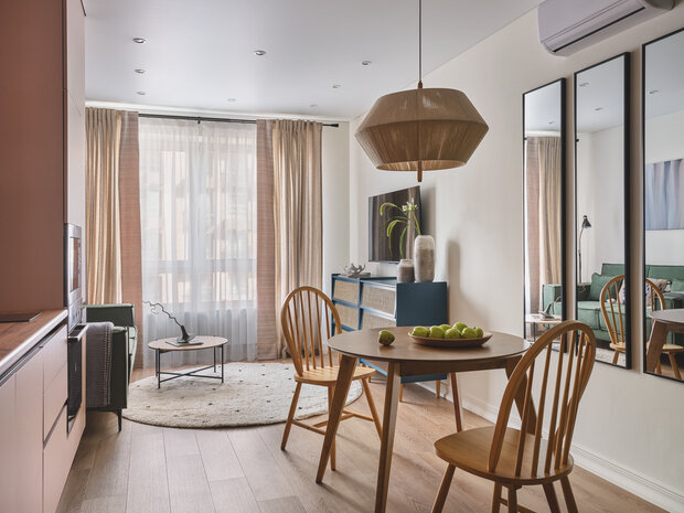 Фотография: Кухня и столовая в стиле Современный, Малогабаритная квартира, Квартира, Проект дня, Москва, 1 комната, 40-60 метров, Анна Данилова, современный с элементами эклектики, ЖК «Матвеевский парк» – фото на INMYROOM