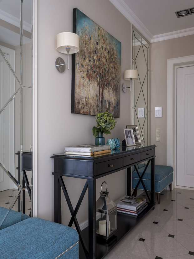 Фотография: Прихожая в стиле Классический, Современный, Квартира, Проект недели, Москва, Лидия Большакова, 4 и больше, Более 90 метров – фото на INMYROOM