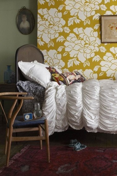 Фотография: Спальня в стиле Прованс и Кантри, Декор интерьера, DIY, Дом, Декор дома, Цвет в интерьере, Обои – фото на INMYROOM