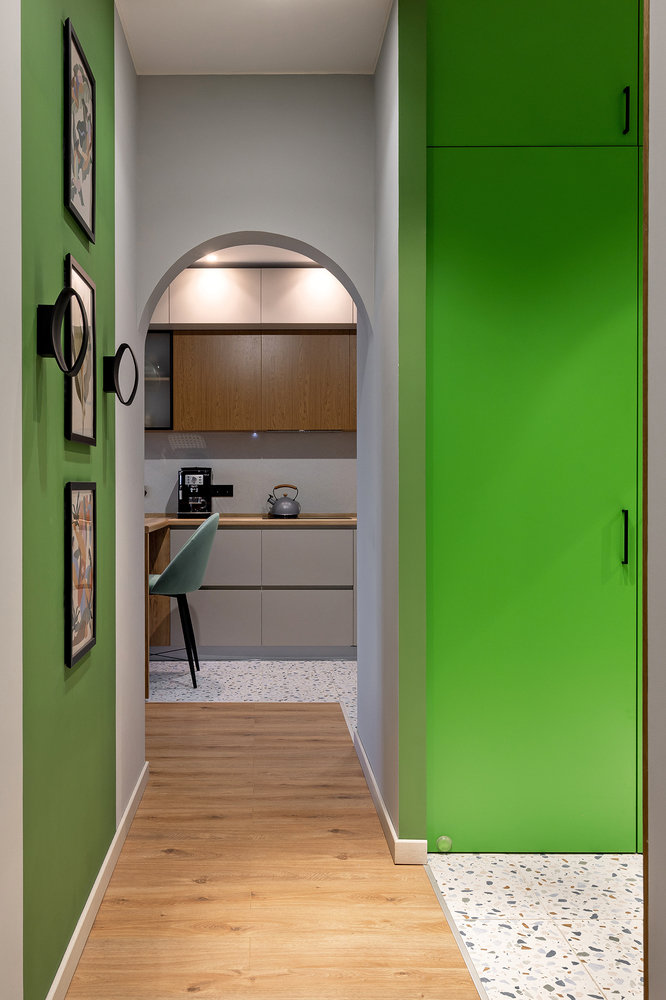 Шкаф в прихожей и санузле из ЛДСП, что позволило сэкономить. Когда не нужна фрезеровка, а хочется простые лаконичные фасады, это вполне хороший вариант для оптимизации затрат. Шкаф в прихожей и санузле из ЛДСП, что позволило сэкономить. Когда не нужна фрезеровка, а хочется простые лаконичные фасады, это вполне хороший вариант для оптимизации затрат.