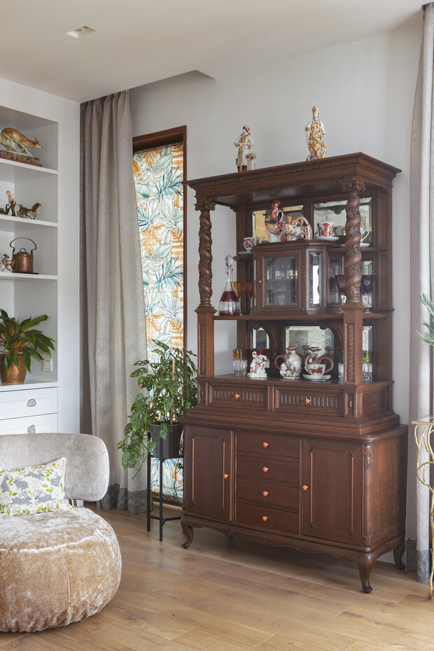 Фотография: Гостиная в стиле Классический, Эклектика, Квартира, Проект дня, Москва, 3 комнаты, Более 90 метров, современные интерьеры – фото на INMYROOM