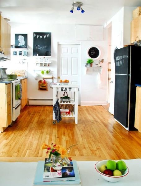 Фотография: Кухня и столовая в стиле Скандинавский, Декор интерьера, DIY, Декор, грифельная краска, графитовая краска, краска для школьных досок в интерьере, грифельная краска с эффектом школьной доски – фото на INMYROOM