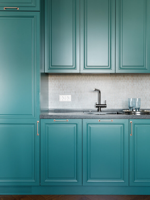 Фотография: Кухня и столовая в стиле Современный, Классический, Квартира, Проект недели, Санкт-Петербург, Сталинка, 40-60 метров, Александра Якущенко – фото на INMYROOM