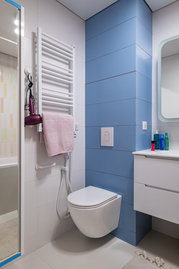 Фотография: Ванная в стиле Современный, Квартира, Проект недели, Москва, Панельный дом, 1 комната, до 40 метров, 40-60 метров, П-44Т, Анастасия Гладышева – фото на INMYROOM