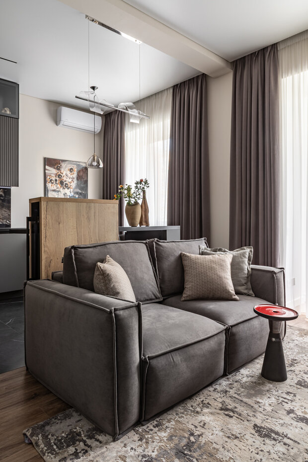 Фотография: Гостиная в стиле Современный, Эклектика, Квартира, Проект дня, Москва, Сталинка, 3 комнаты, 60-90 метров, Карина Алтунина – фото на INMYROOM