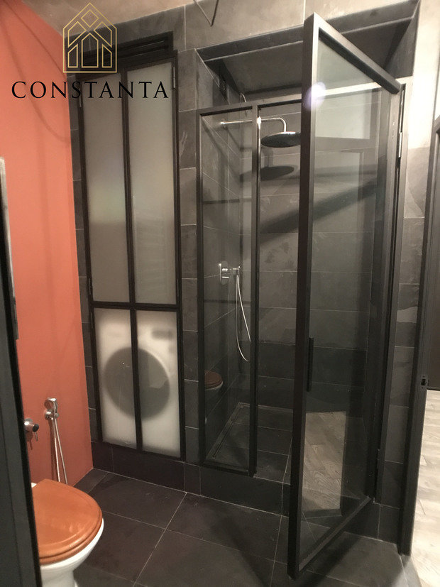 Фото из портфолио Лофт пергородки в студии 36м2 – фотографии дизайна интерьеров на INMYROOM