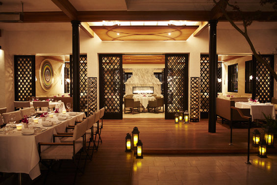 Фотография: Прочее в стиле Восточный, Мебель и свет, Дома и квартиры, Городские места, Отель, Бассейн, Подсветка – фото на INMYROOM