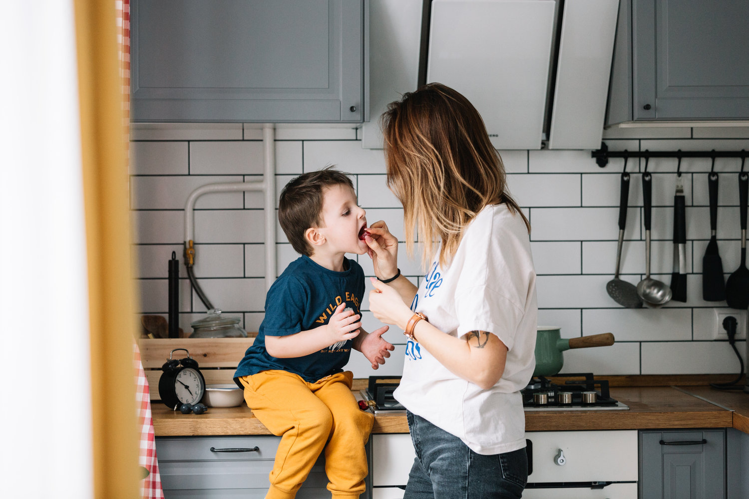 Фотография: в стиле , Скандинавский, Современный, Квартира, Белый, Проект дня, Зеленый, Желтый, Серый, Герой InMyRoom, Хрущевка, 2 комнаты, 40-60 метров, 1-515/9м, Екатерина Вокина, Ольга Казанцева – фото на INMYROOM Фотография: в стиле , Скандинавский, Современный, Квартира, Белый, Проект дня, Зеленый, Желтый, Серый, Герой InMyRoom, Хрущевка, 2 комнаты, 40-60 метров, 1-515/9м, Екатерина Вокина, Ольга Казанцева – фото на INMYROOM