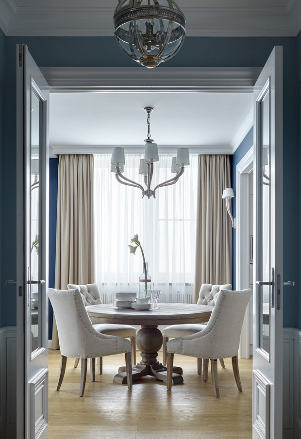 Интерьер кухни и столовой в классическом стиле