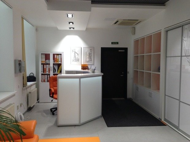 Фото из портфолио Интерьер салона в классическом стиле с яркими акцентами – фотографии дизайна интерьеров на INMYROOM