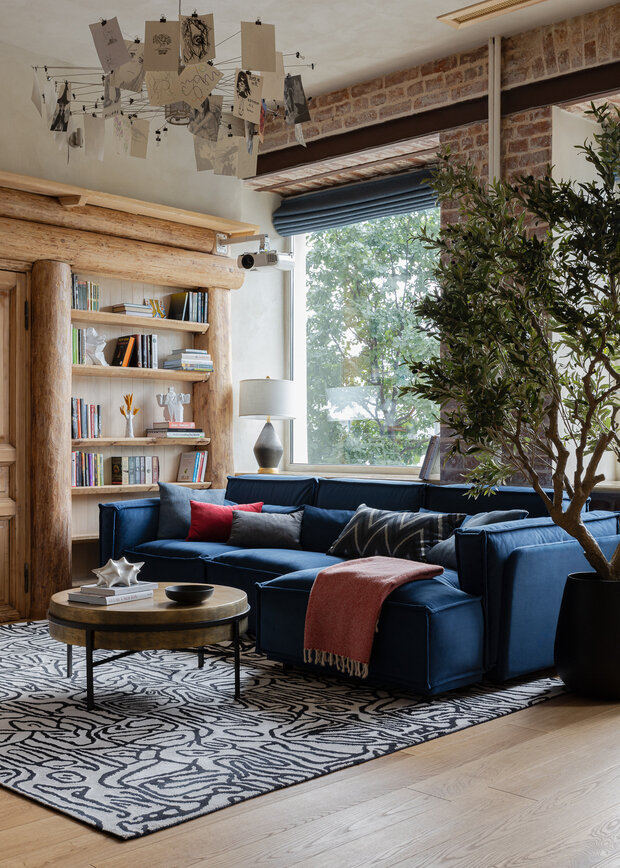 Фотография: Гостиная в стиле Лофт, Скандинавский, Современный, Эклектика, Квартира, Проект дня, Москва, Хамовники, Сталинка, 4 и больше, Более 90 метров, Руслан Мусин – фото на INMYROOM