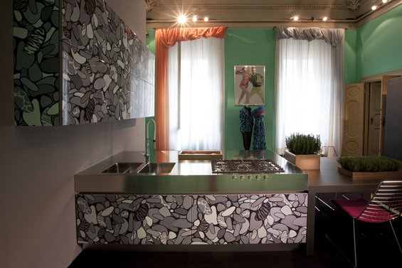 Фотография: Кухня и столовая в стиле Эклектика, Индустрия, Новости, Принты – фото на INMYROOM