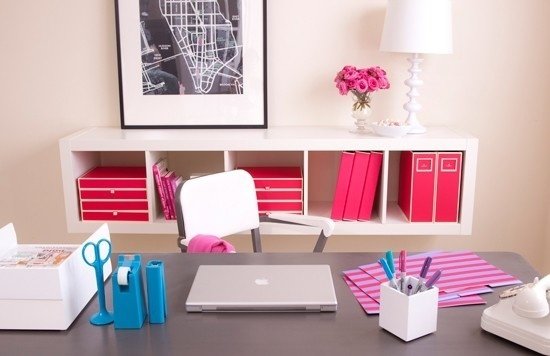 Фотография: Офис в стиле Скандинавский, Современный, Квартира, Дома и квартиры, Советы, Стены, Подушки, Ремонт на практике – фото на INMYROOM