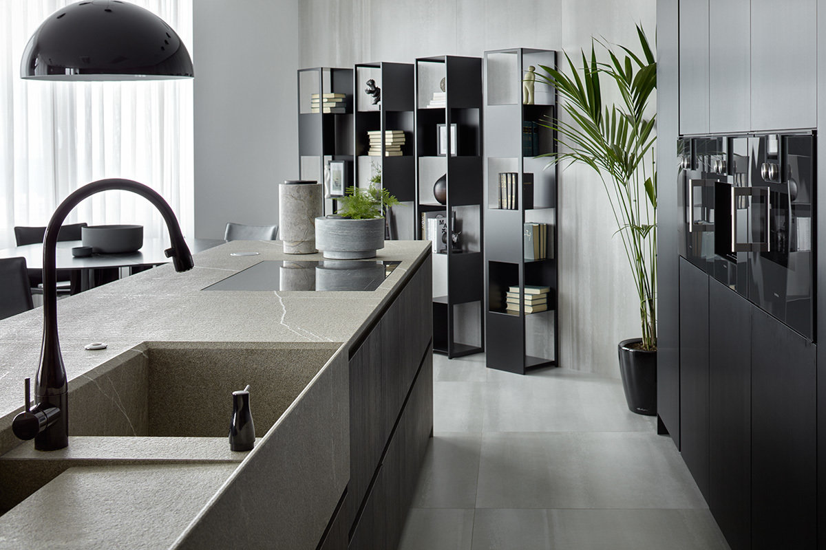 Фотография: Кухня и столовая в стиле Минимализм, Современный, Квартира, Проект недели, Сергей Ананьев, Монолитный дом, 4 и больше, Более 90 метров, Иван Поздняков, Москав, #эксклюзивныепроекты – фото на INMYROOM Фотография: Кухня и столовая в стиле Минимализм, Современный, Квартира, Проект недели, Сергей Ананьев, Монолитный дом, 4 и больше, Более 90 метров, Иван Поздняков, Москав, #эксклюзивныепроекты – фото на INMYROOM