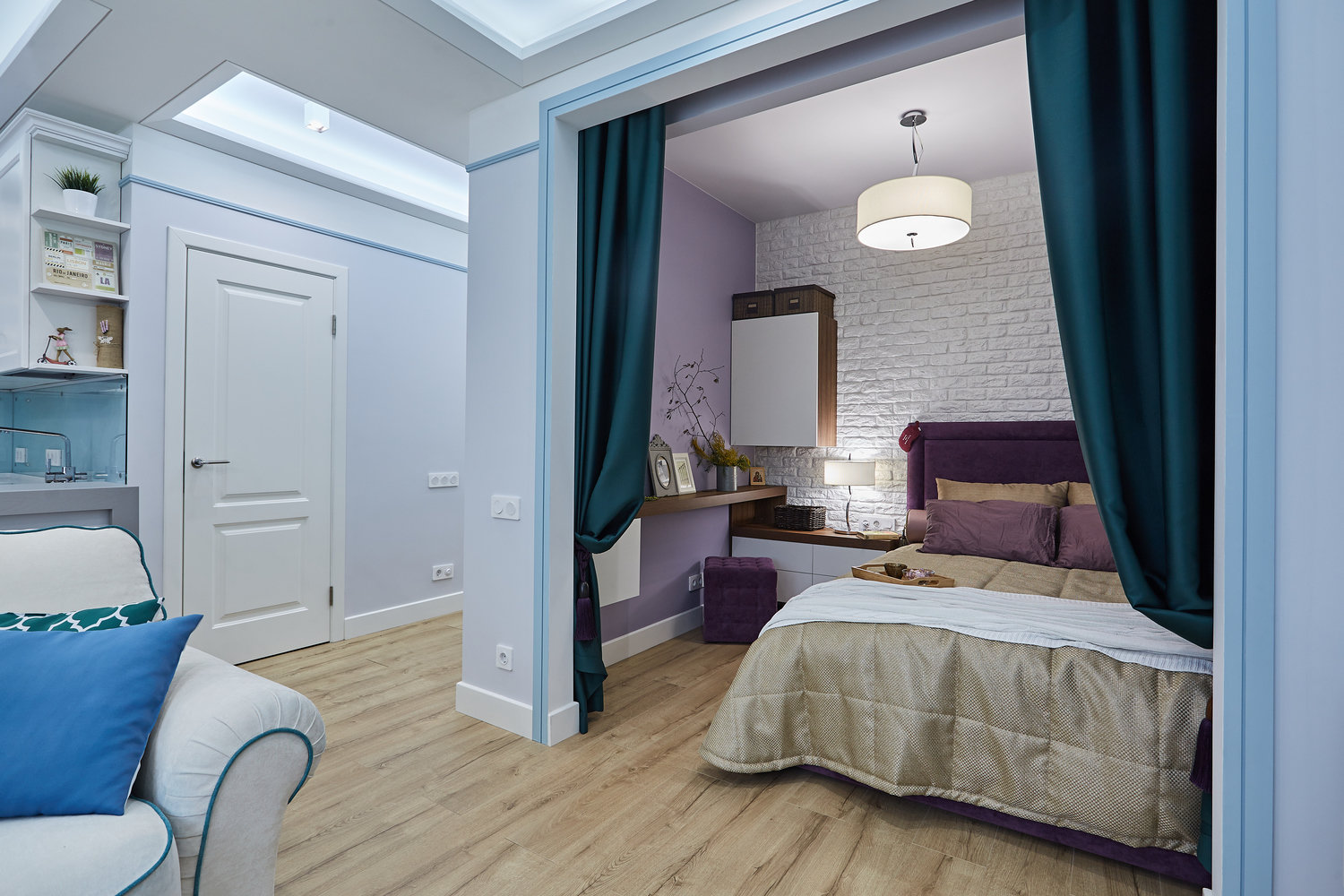 Фотография: Спальня в стиле Современный, Квартира, Проект недели, Москва, Монолитный дом, 1 комната, 40-60 метров, Алла Апалкова – фото на INMYROOM Фотография: Спальня в стиле Современный, Квартира, Проект недели, Москва, Монолитный дом, 1 комната, 40-60 метров, Алла Апалкова – фото на INMYROOM