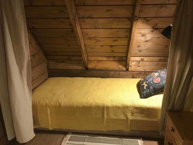 Фотография: Спальня в стиле Эко, Скандинавский, Дом, Дача, Дом и дача, как построить загородный дом, дом из клееного бруса, 2 комнаты, до 40 метров, эстония, Ольга Погребисская, дом своими руками – фото на INMYROOM