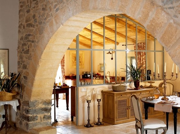 Фотография: Кухня и столовая в стиле Прованс и Кантри, Классический, Современный, Декор интерьера, Дом, Франция, Дома и квартиры, Прованс – фото на INMYROOM