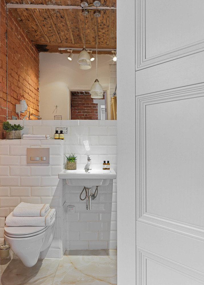 Фотография: Ванная в стиле Современный, Эклектика, Декор интерьера, Отель, Москва, Кирпичный дом, Наталья Высоцкая, Ольга Воинова – фото на INMYROOM