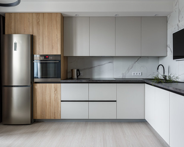 Фотография: Кухня и столовая в стиле Современный, Минимализм, Квартира, Проект недели, Челябинск, 2 комнаты, 40-60 метров, Анна Важенина – фото на INMYROOM