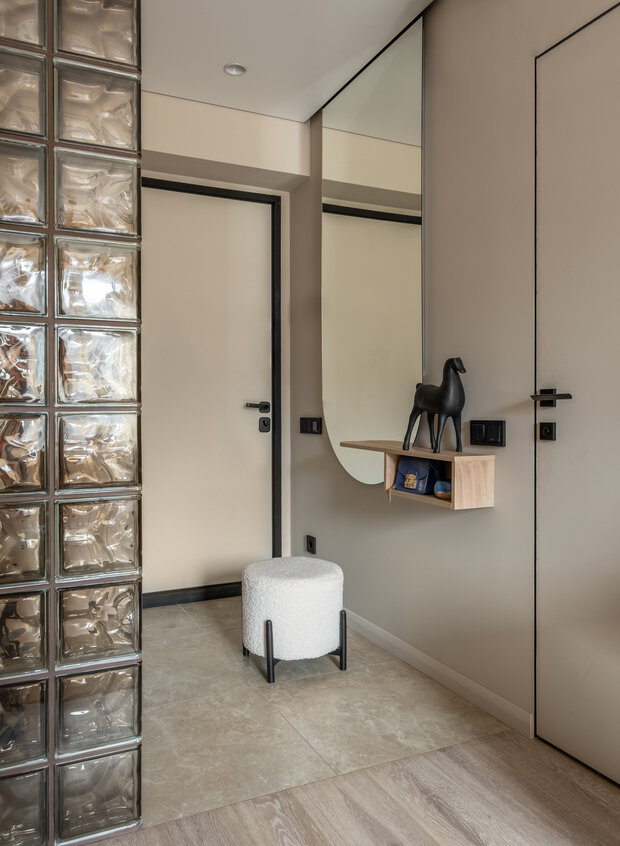 Фотография: Прихожая в стиле Современный, Малогабаритная квартира, Квартира, Проект дня, Москва, Кирпичный дом, 3 комнаты, 40-60 метров, II-29, Ольга Филиппова – фото на INMYROOM