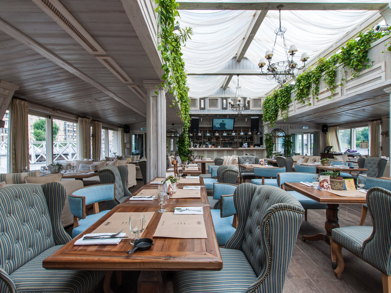 Фотография: в стиле Классический, Современный, Прованс и Кантри, Италия, Дома и квартиры, Городские места, Прованс, Ресторан – фото на INMYROOM