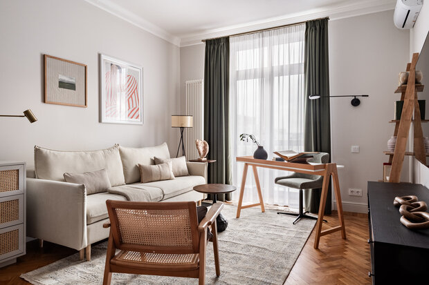 Фотография: Гостиная в стиле Современный, Квартира, Проект дня, Москва, Сталинка, 2 комнаты, 40-60 метров, Патриаршие пруды, винтаж/ретро, Рамиля Шагиева, Эмиль Шагиев – фото на INMYROOM