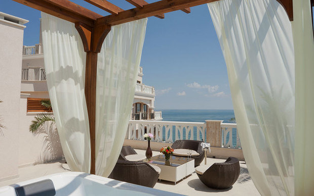 Фотография: Балкон в стиле Современный, Индустрия, События – фото на INMYROOM