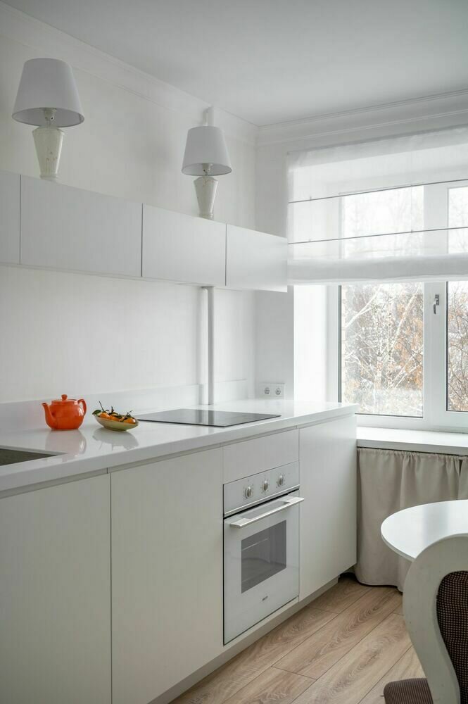 Фотография: Кухня и столовая в стиле Скандинавский, Современный, Эклектика, Минимализм, Проект недели, 2 комнаты, 40-60 метров – фото на INMYROOM