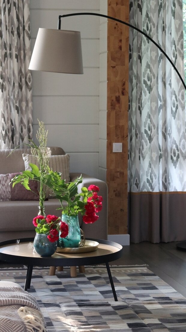 Фотография: Гостиная в стиле Скандинавский, Современный, Эклектика, Эко, Дом, Проект недели, Дом и дача, Московская область, Виктория Качуровская, Александра Бронникова, 4 и больше, Более 90 метров, Черноголовка, Twosides.pro, Дмитрий Шешунов – фото на INMYROOM