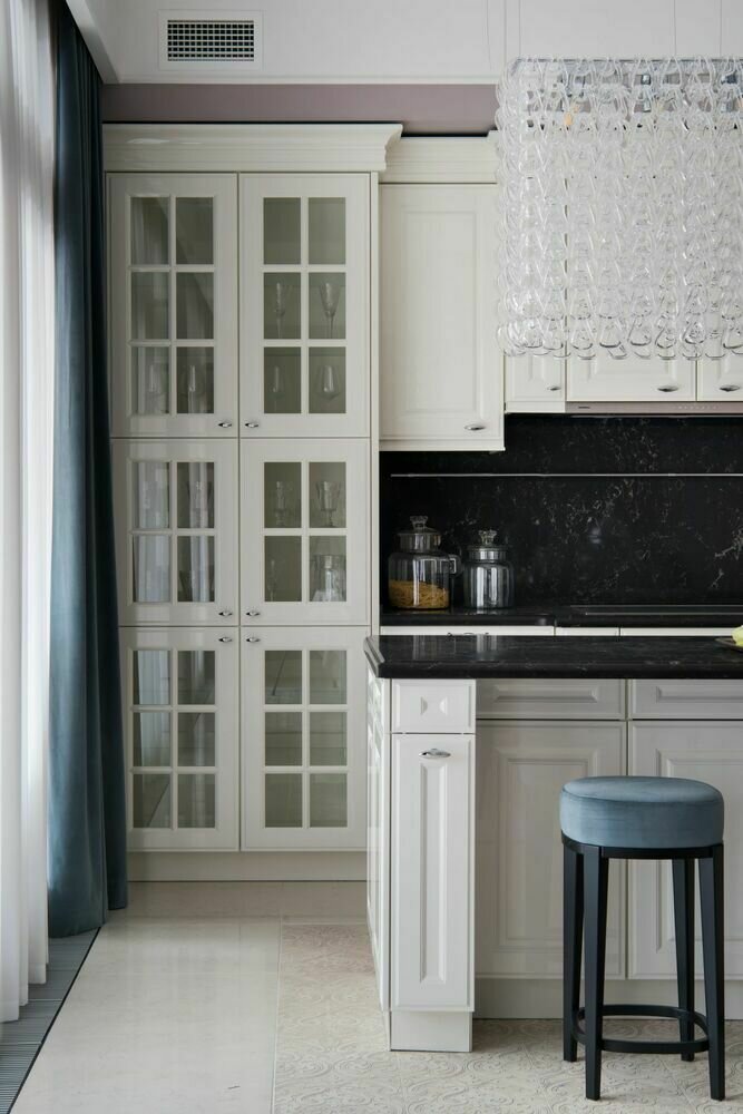 Фотография: Кухня и столовая в стиле Классический, Проект недели, Более 90 метров – фото на INMYROOM