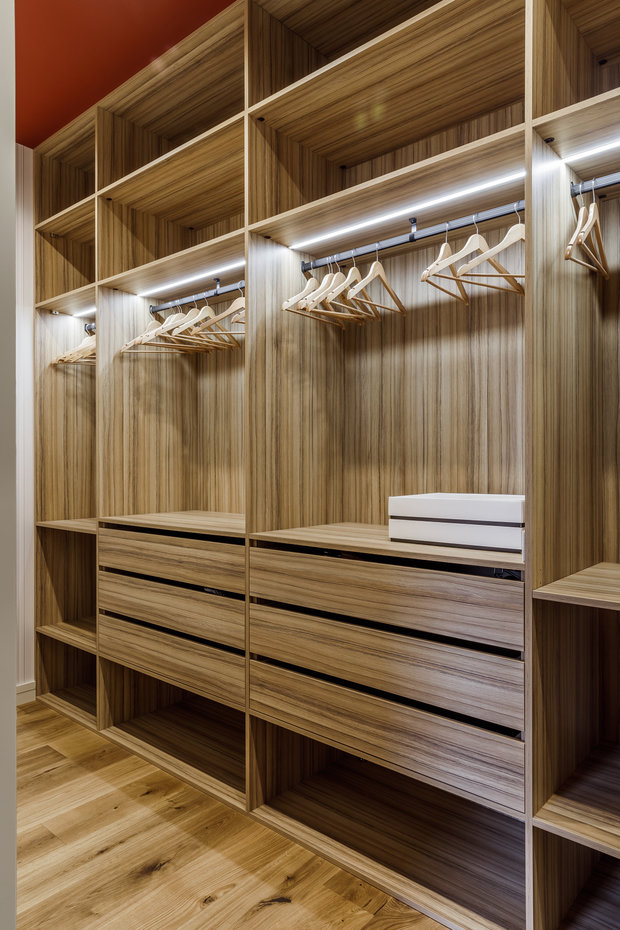 Фотография: Гардеробная в стиле Современный, Квартира, Проект недели, Москва, Более 90 метров, Надежда Требухина, Ольга Раскулина – фото на INMYROOM