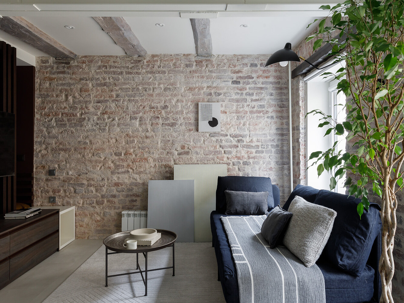 Фотография: Гостиная в стиле Лофт, Современный, Эклектика, Малогабаритная квартира, Квартира, Студия, Проект недели, Санкт-Петербург, Кирпичный дом, до 40 метров, Background studio – фото на INMYROOM