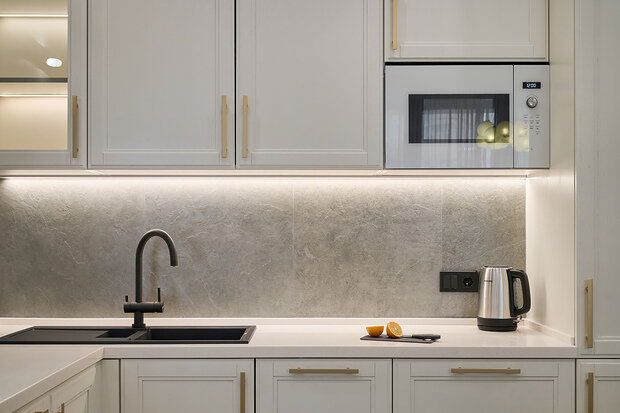 Фотография: Кухня и столовая в стиле Современный, Квартира, Проект дня, Москва, 1 комната, 40-60 метров, минимализм, современный, Мария Куймазова – фото на INMYROOM