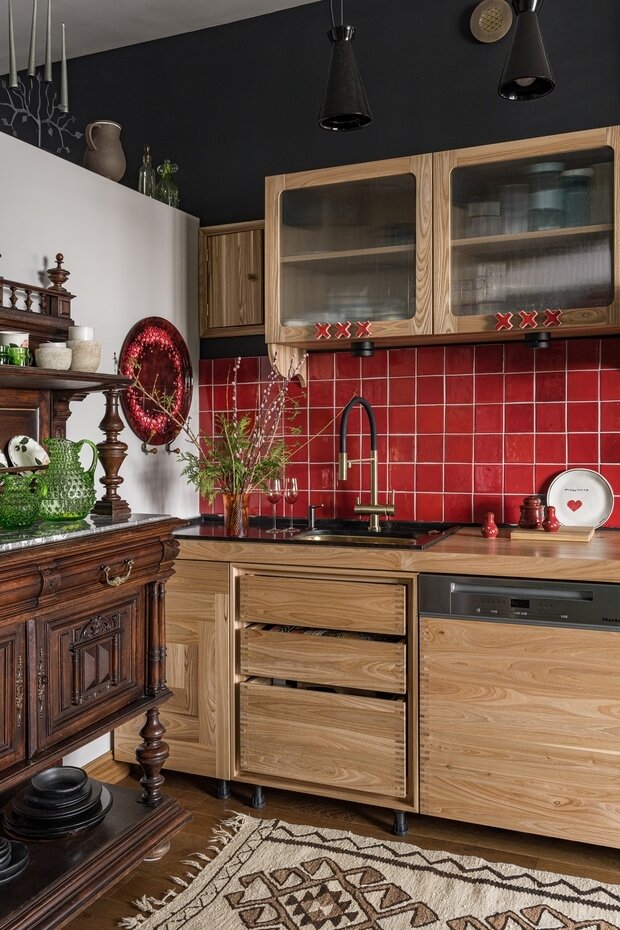 Фотография: Кухня и столовая в стиле Прованс и Кантри, Эклектика, Винтажный, Квартира, Проект недели, Блочный дом, 3 комнаты, Более 90 метров, Уфа, Юлия Мусина, Александр Сафаров, PRSPKT Architects – фото на INMYROOM