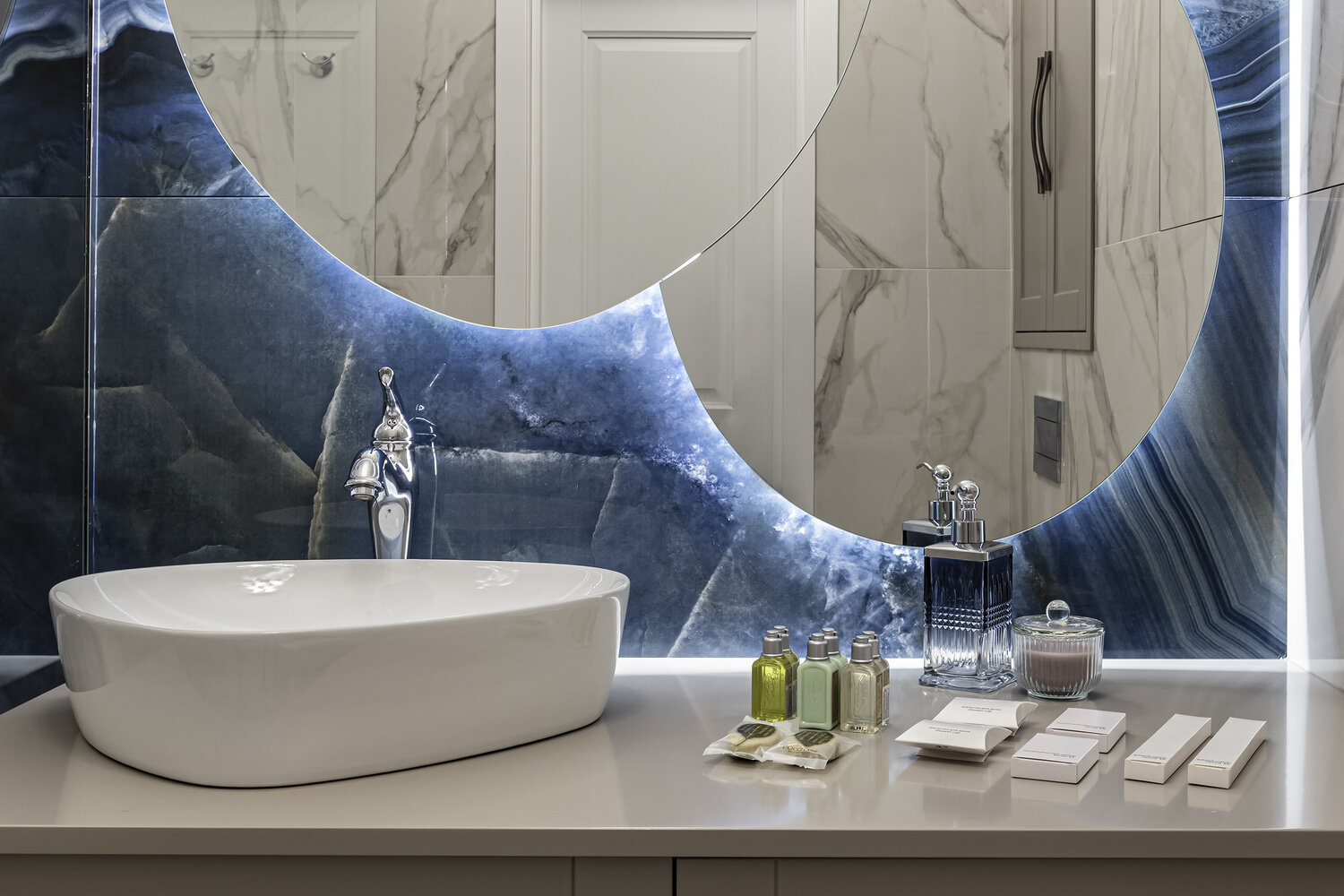 Фотография: Ванная в стиле Современный, Малогабаритная квартира, Квартира, Проект недели, Санкт-Петербург, Кирпичный дом, 2 комнаты, 40-60 метров, Дарья Ртищева – фото на INMYROOM Фотография: Ванная в стиле Современный, Малогабаритная квартира, Квартира, Проект недели, Санкт-Петербург, Кирпичный дом, 2 комнаты, 40-60 метров, Дарья Ртищева – фото на INMYROOM