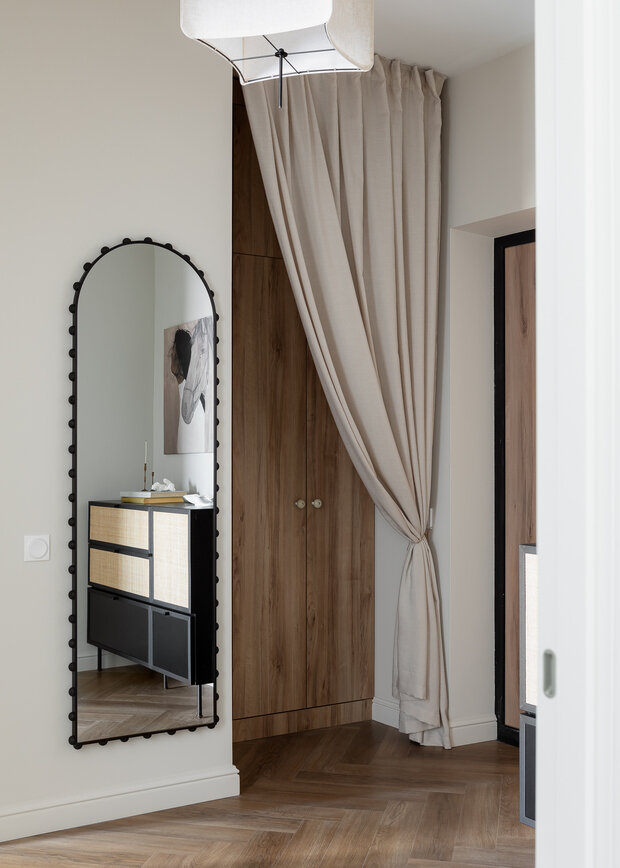 Фотография: Прихожая в стиле Современный, Квартира, Проект дня, Екатеринбург, Монолитный дом, 2 комнаты, 40-60 метров, современный с элементами ретро, Анастасия Гавриленко, Анастасия Камаева – фото на INMYROOM