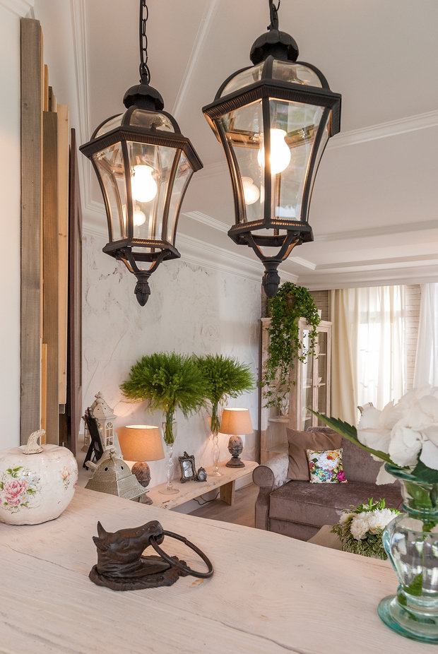 Фотография: Кухня и столовая в стиле Прованс и Кантри, Дом, Интерьер комнат, Прованс, Дача, Камин – фото на INMYROOM