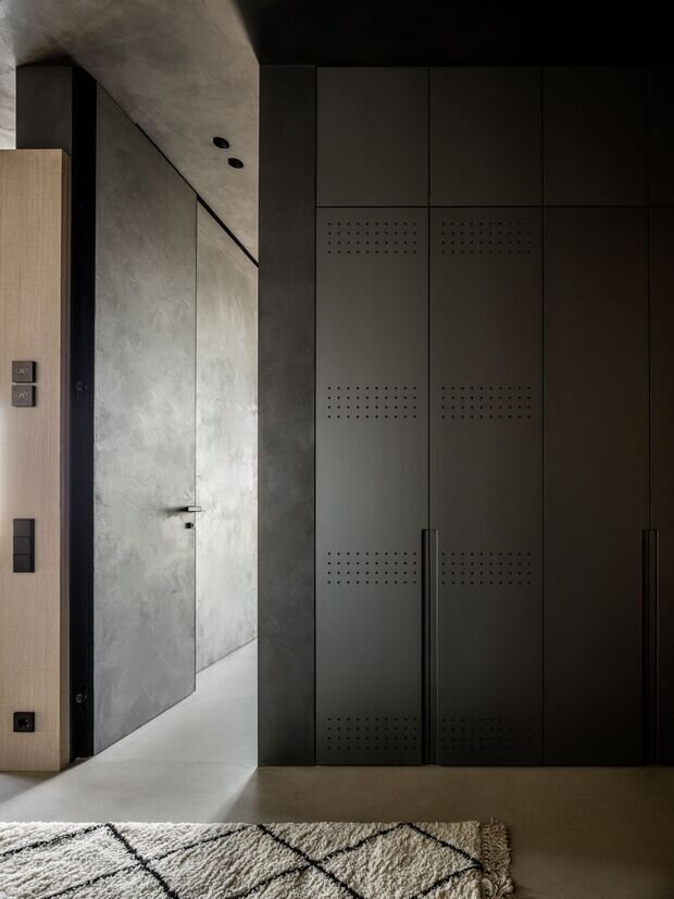 Фотография: Прихожая в стиле Лофт, Современный, Эклектика, Бохо, Квартира, Проект дня, Москва, Монолитный дом, 2 комнаты, 60-90 метров, Эксклюзивные проекты, современный/роскошный, фото интерьера, дизайн интерьера фото, тренды в дизайне 2026, тренды в дизайне интерьеров 2026 – фото на INMYROOM