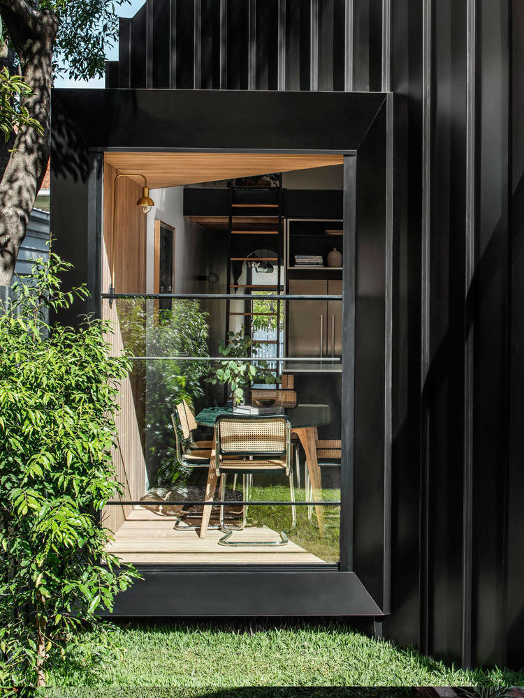 Фотография: Кухня и столовая в стиле Эко, Современный, Дом, Белый, Черный, Бежевый, Дом и дача – фото на INMYROOM Фотография: Кухня и столовая в стиле Эко, Современный, Дом, Белый, Черный, Бежевый, Дом и дача – фото на INMYROOM