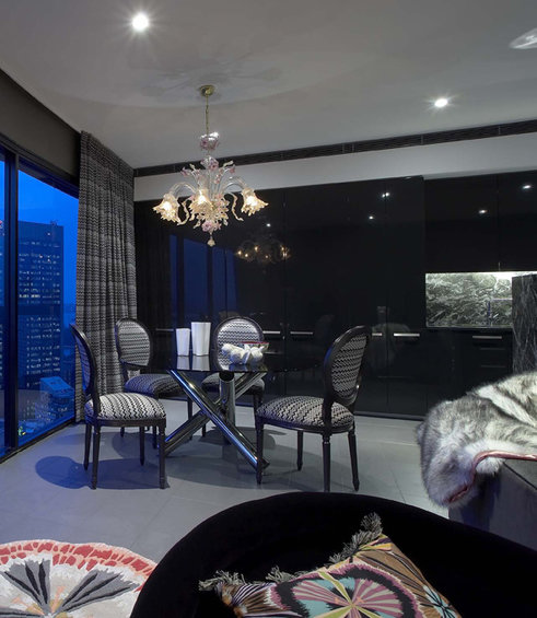 Фотография: Кухня и столовая в стиле Современный, Хай-тек, Декор интерьера, Декор дома, Цвет в интерьере, Ковер, Геометрия в интерьере – фото на INMYROOM