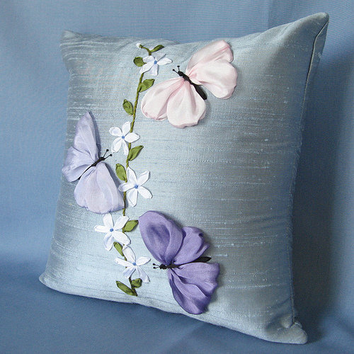 Фото из портфолио Подушки – фотографии дизайна интерьеров на INMYROOM