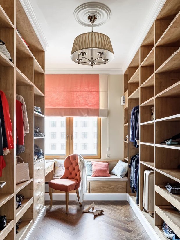 Фотография: Гардеробная в стиле Современный, Советы, Подоконник, как задействовать подоконник – фото на INMYROOM