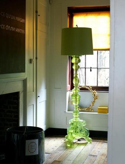 Фотография: Мебель и свет в стиле Прованс и Кантри, Дом, Индустрия, Люди, Зеркала, Лампы, Подсвечники – фото на INMYROOM