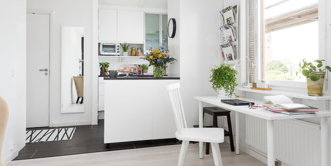 Фотография: Кухня и столовая в стиле Лофт, Скандинавский, Эклектика, Малогабаритная квартира, Квартира, Мебель и свет, Белый, Черный – фото на INMYROOM Фотография: Кухня и столовая в стиле Лофт, Скандинавский, Эклектика, Малогабаритная квартира, Квартира, Мебель и свет, Белый, Черный – фото на INMYROOM